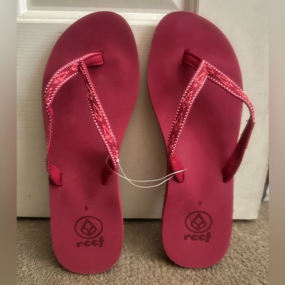 Reef Red Sandals Flat Rubber Soles